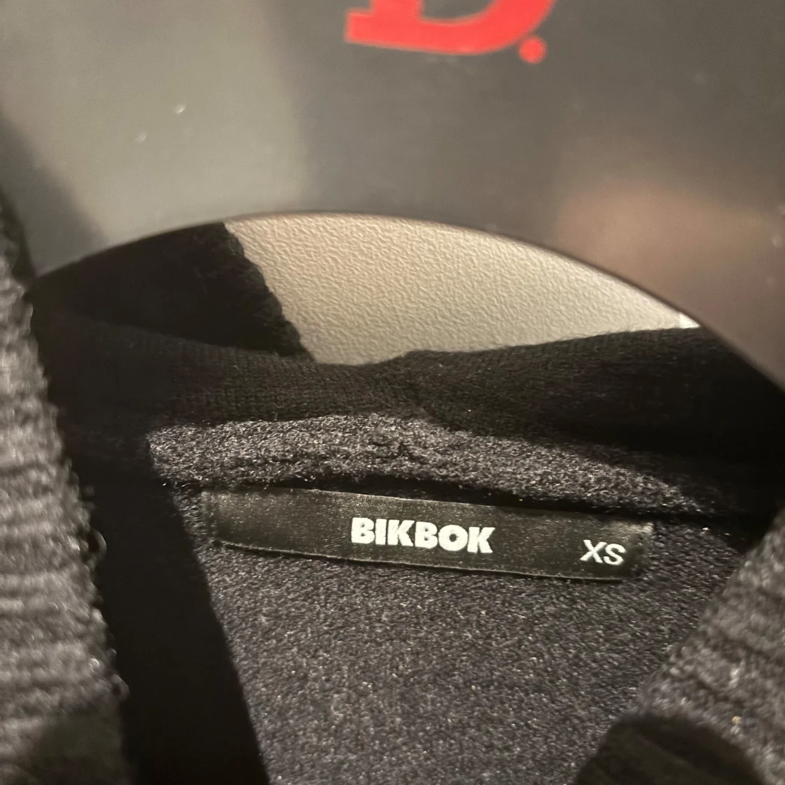 Svart stickad hoodie från BikBok XS - 2