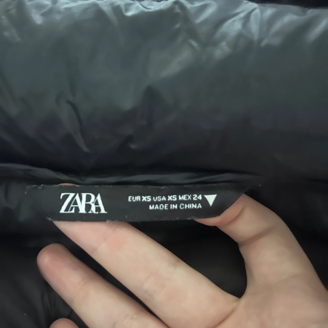 Svart dunväst från Zara XS - 2