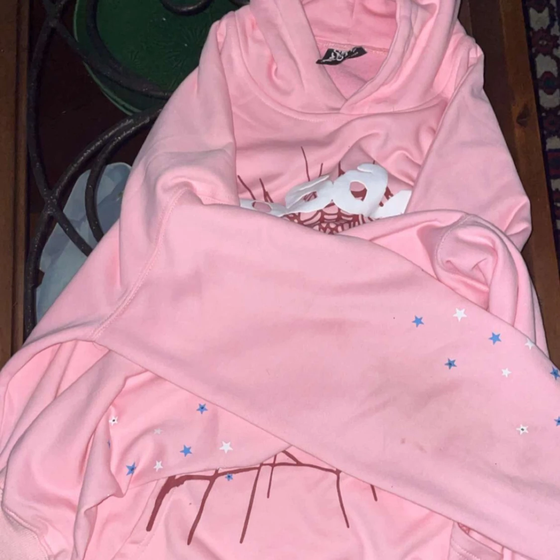 Rosa Sp5der hoodie med spindelnätsprint