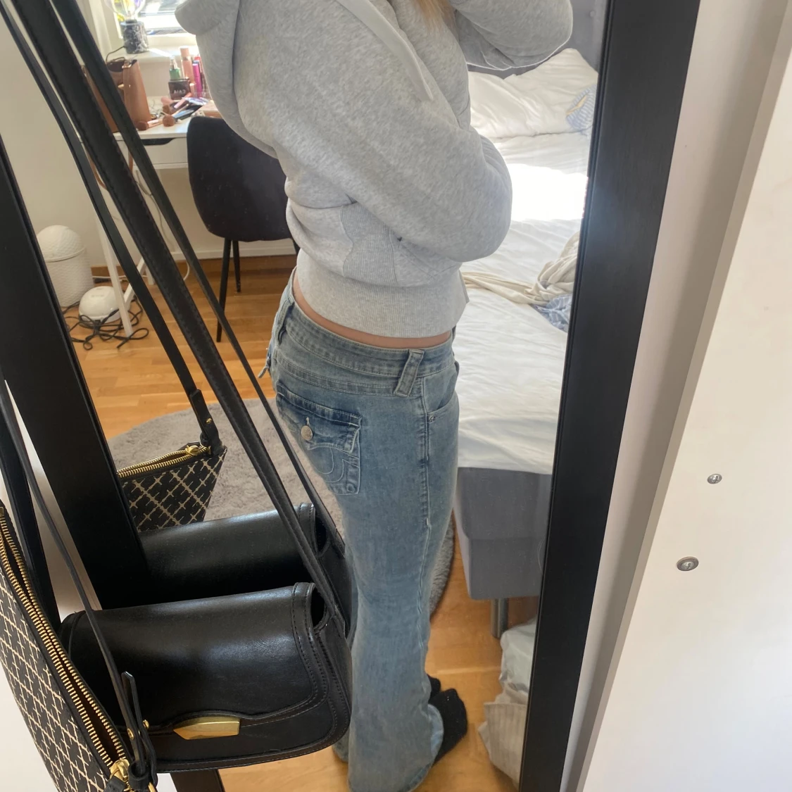 Ljusblå bootcut jeans från True Religion - 1