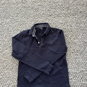 Gant Overshirt - Säljer Gant Overshirt. Skonsamt använd✅Strl XS. Passar dig bäst som är ca 160-170cm. Hör av dig vid frågor! 