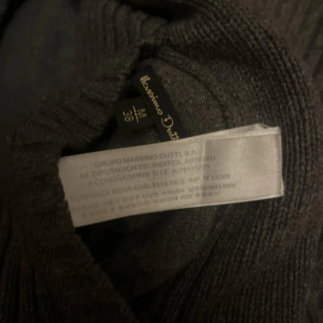 Grå ribbad hoodie från Massimo Dutti - 4