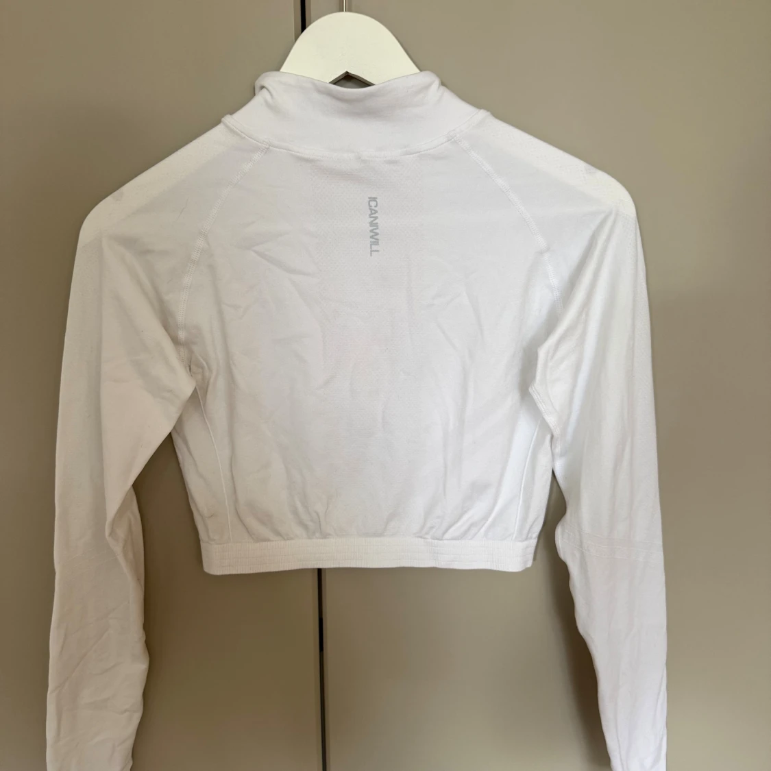 Vit zipup träningstopp/tröja ICIW - 1