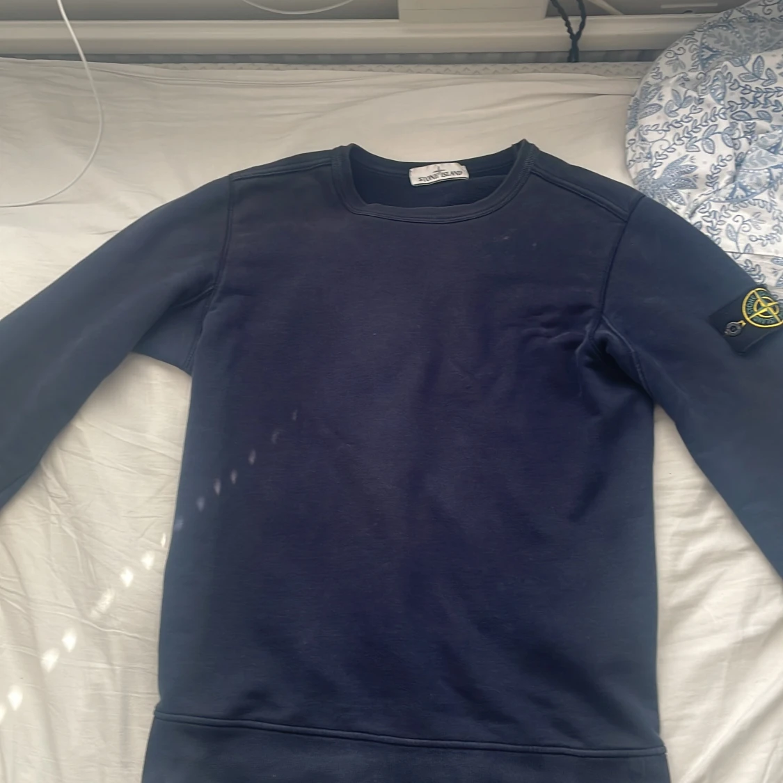 Mörkblå Stone Island sweatshirt