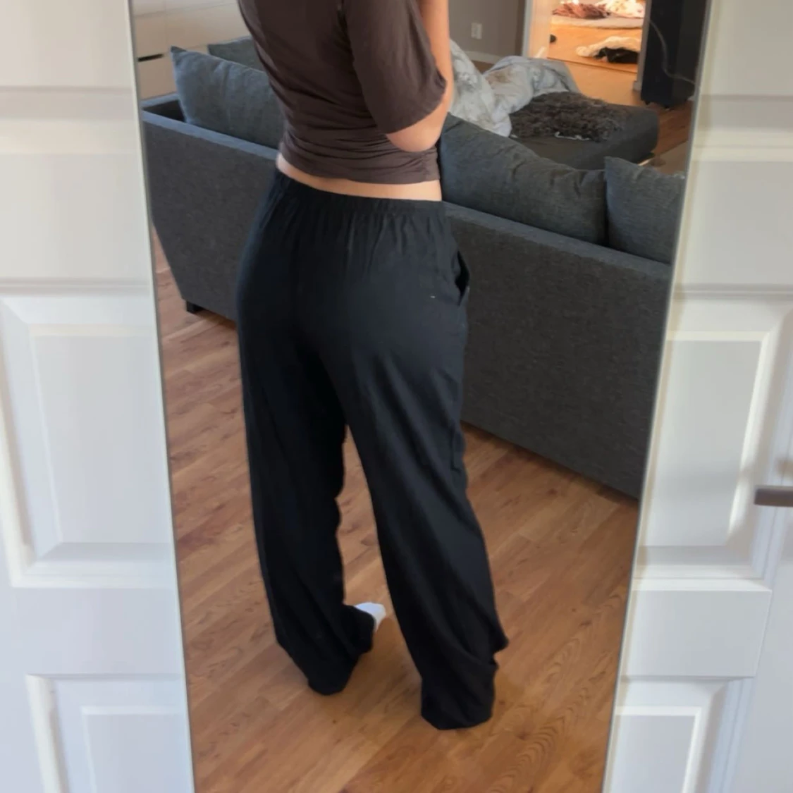 Svarta vida linnebyxor med snörning - 1