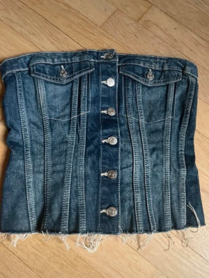 Jeans topp - Jeans topp från Zara i storlek L.