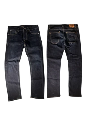 Nudie selvage Lean Dean - Säljer ett par mörkblå jeans från Nudie Jeans selvage i modellen Lean Dean! Bara hojta till vid fråga eller någon fundering pris kan alltid diskuteras! Storlek 32/32