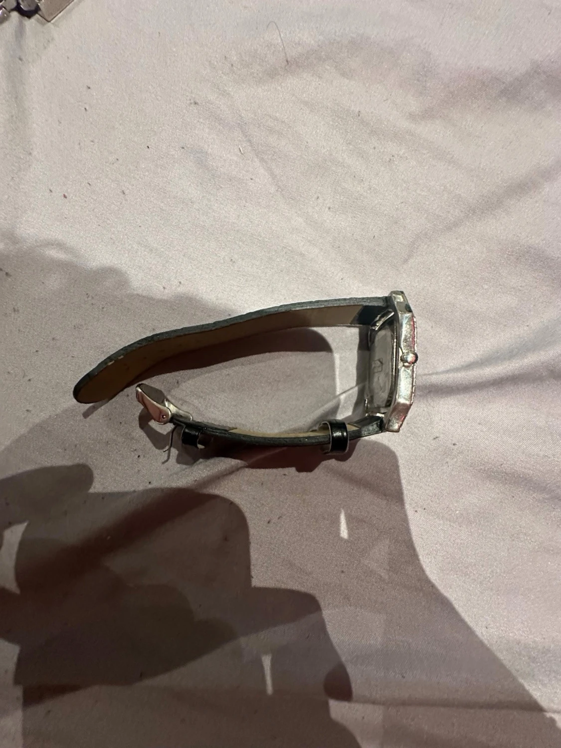 Glittrig fyrkantig klocka med stenar - 2