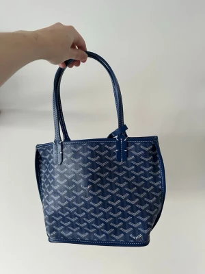 Handväska - Söt marinblå handväska