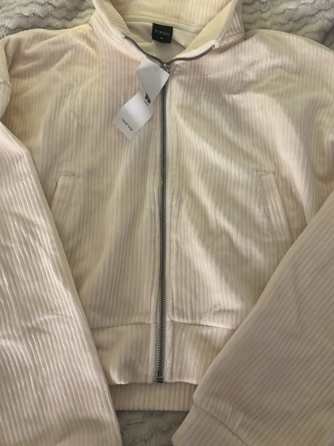 beige vit ziphoodie från Topten