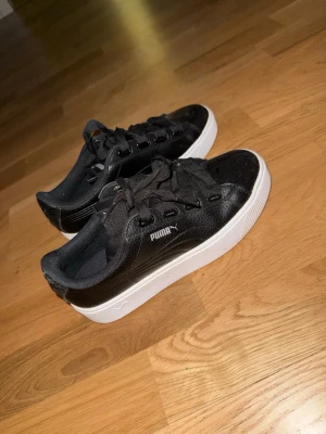 Skor Puma - Använda fåtal enstaka gånger, men ser ut som nya!