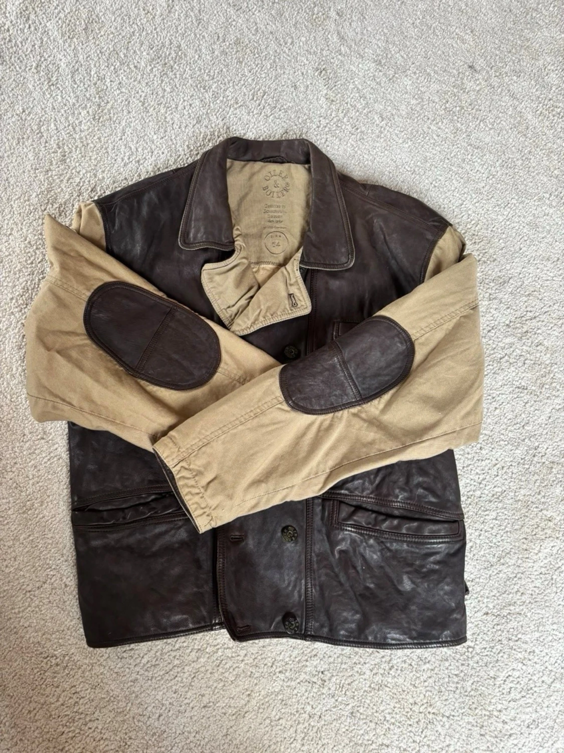 Brun skinnjacka med beige ärmar - 2