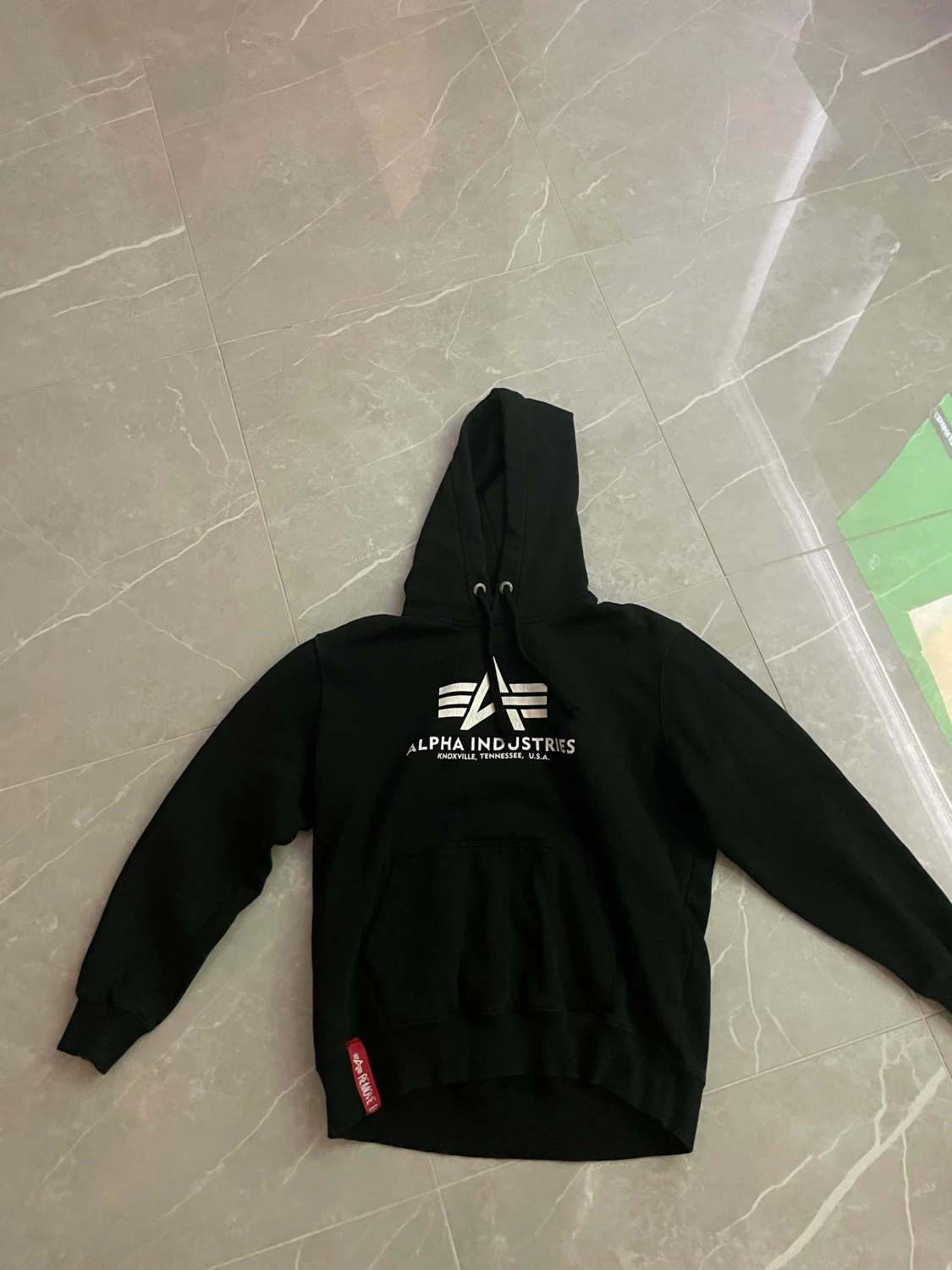 Svart hoodie Alpha Industries L