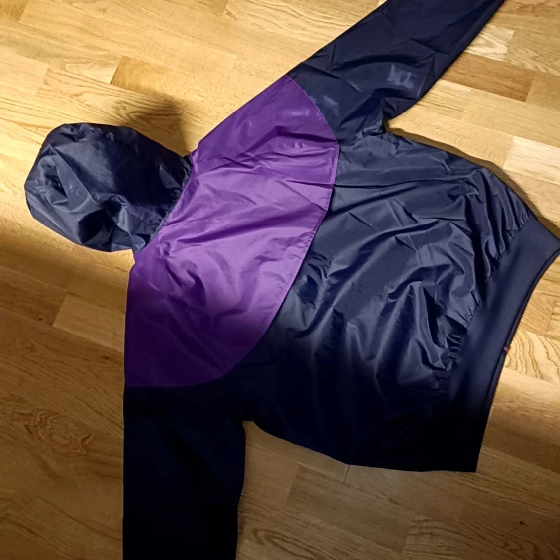 RIKTIGT fin nike jacka väldigt unik helt ny 