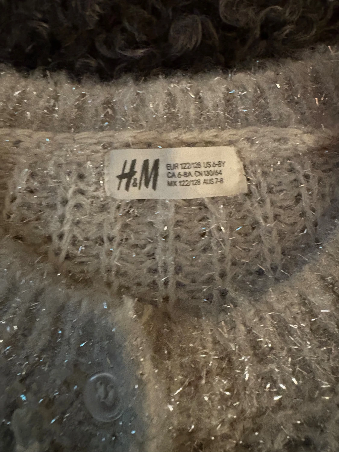 Glittrig grå kofta från H&M - 2