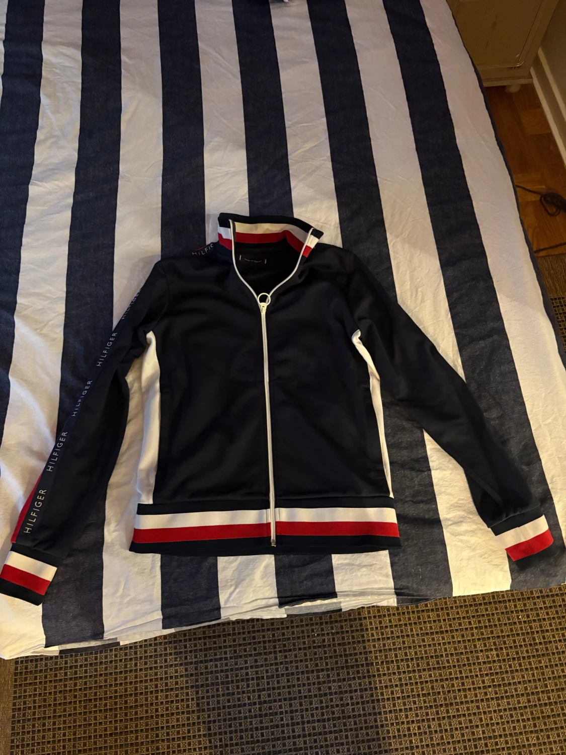 Blå vindjacka Tommy Hilfiger - 2
