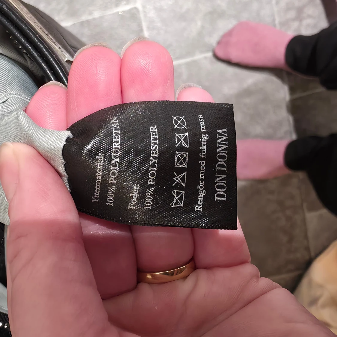 Svart axelväska från Don Donna - 3