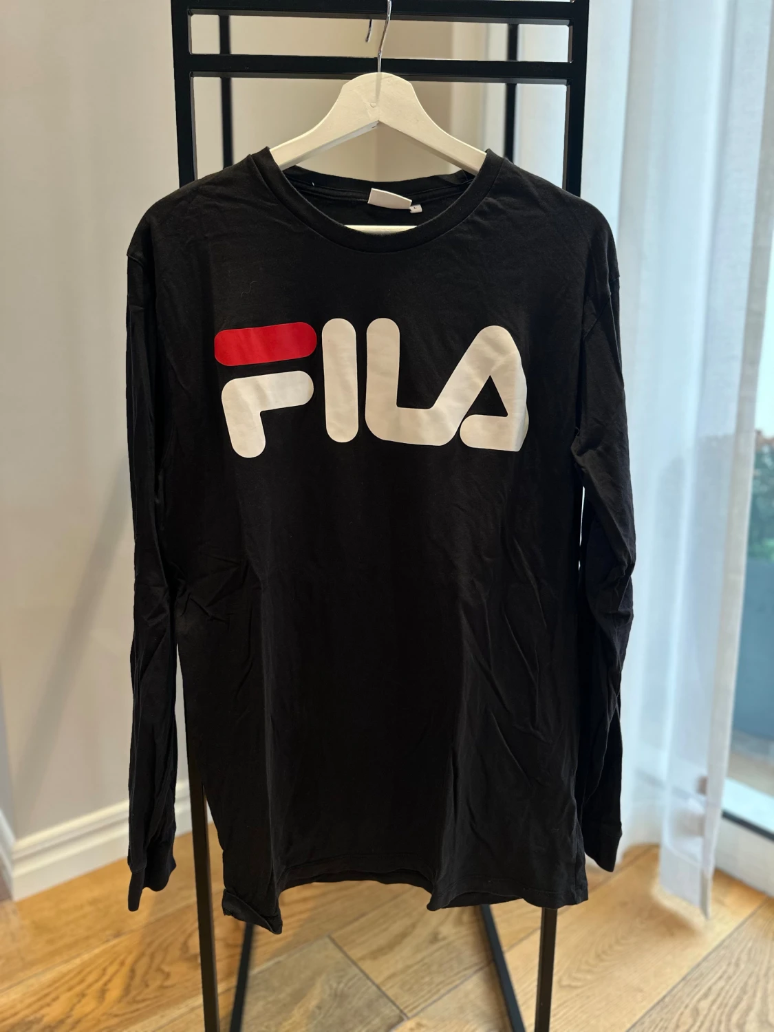 Svart långärmad tröja från FILA