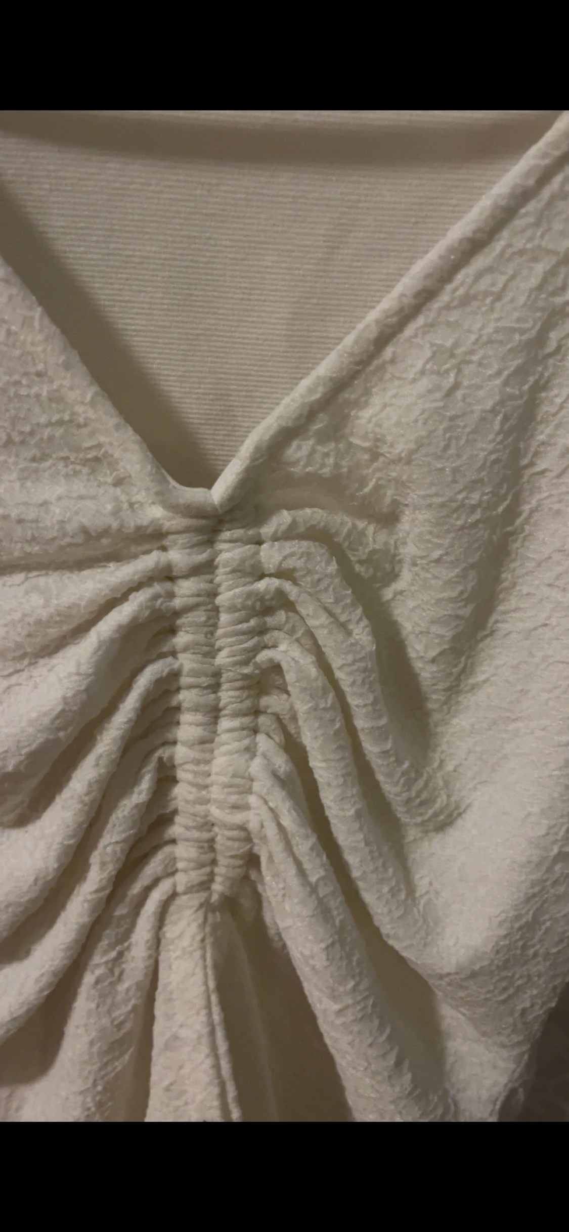 Vit omlottopp med puffärm från Bik Bok - 1