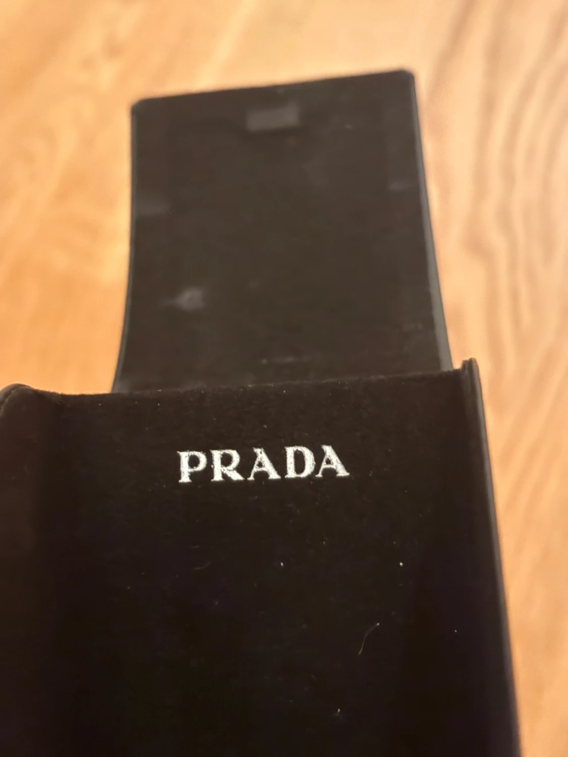 Svarta solglasögon från Prada - 4