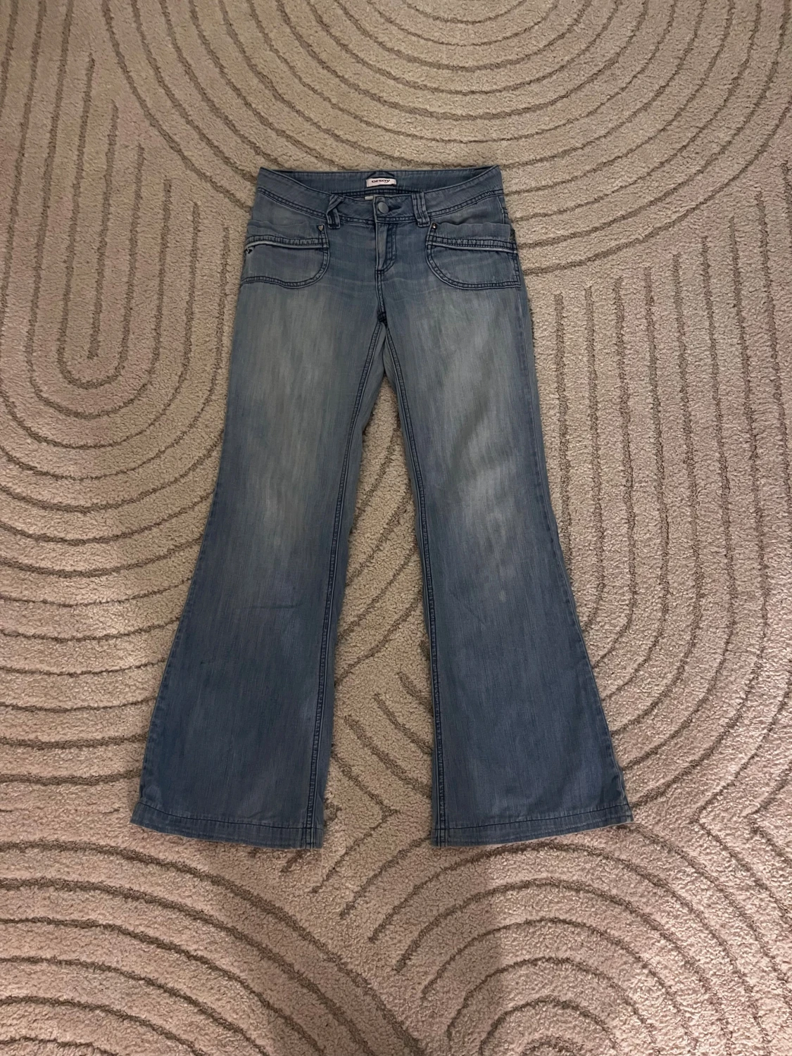 Bootcut jeans i ljusblå denim från Orsay - 1