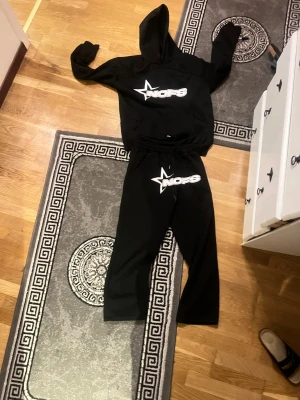 Svart Nofs tracksuit  - Svart Nofs tracksuit 