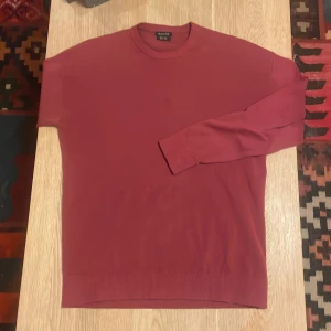 Massimo dutti - Stickad crewneck i bomull  - Figurnära stickad tröja från Massimo dutti i bomull. Storlek S