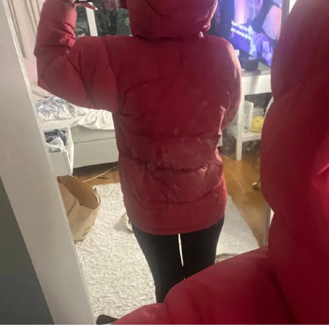 Röd dunjacka från Fjällräven - 1