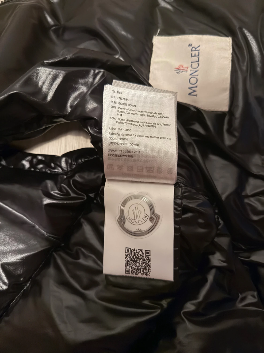 Svart dunväst från Moncler med avtagbar huva - 5