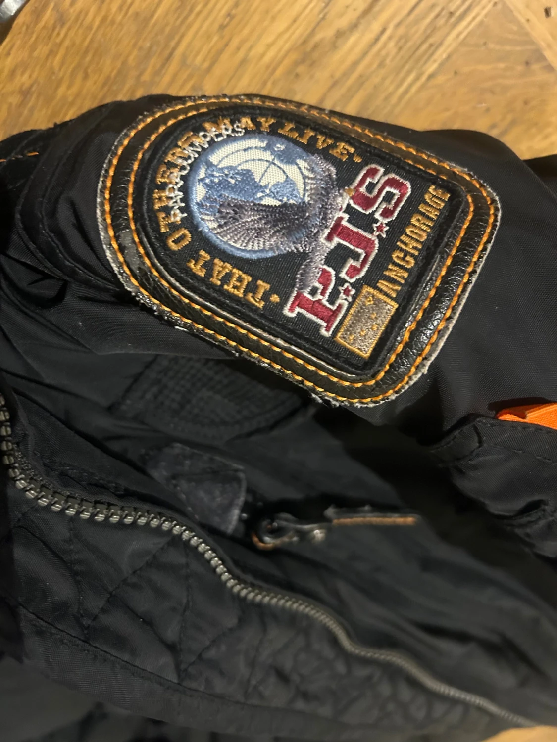 Svart Parajumpers pufferjacka med päls - 3