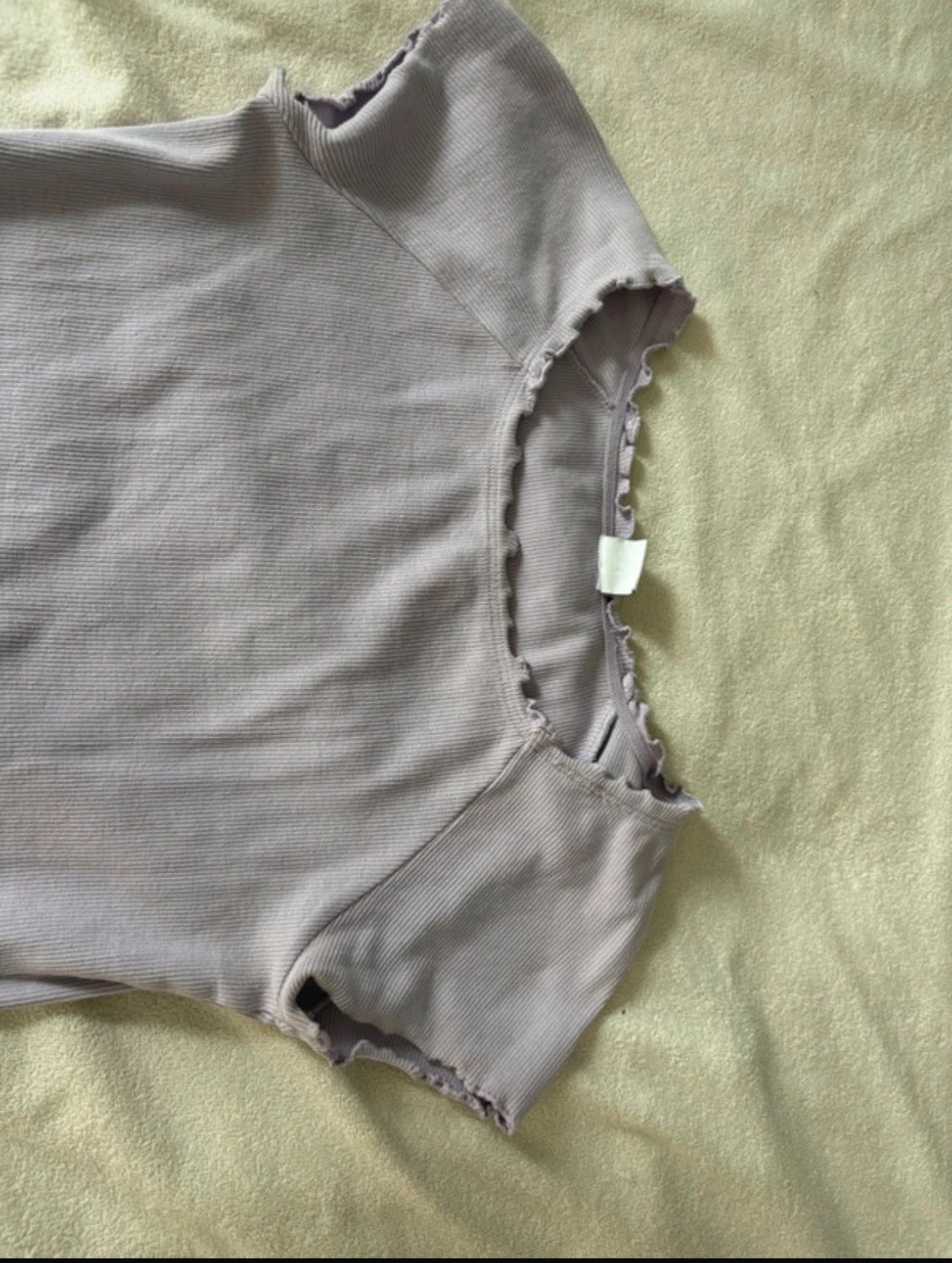 Ljuslila ribbad klänning från Lindex - 1