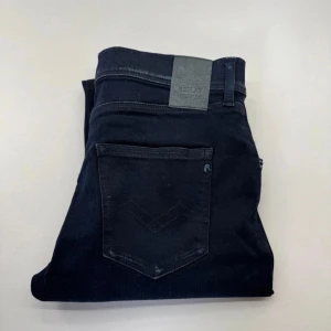Replay Jeans - Skick 10/10! | Storlek w29 l32 | Nypris 1799kr! Mitt pris: 250kr | kontakta gärna vid frågor eller om du har förslag på andra priser🙌