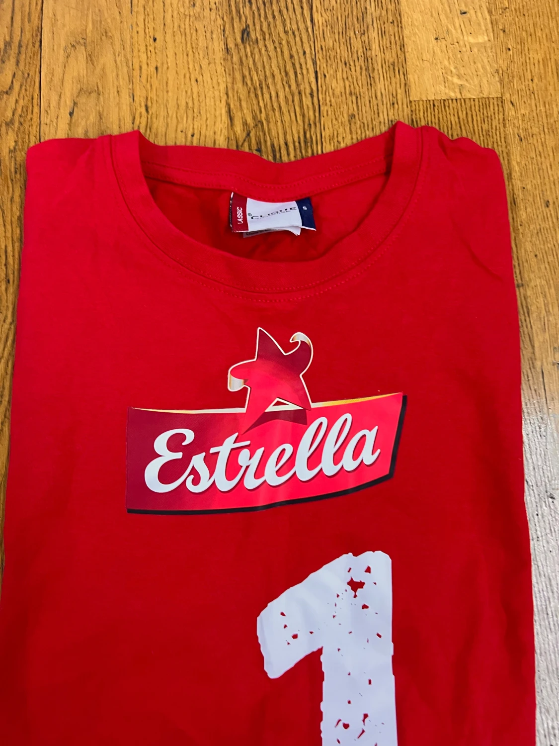 Röd Estrella t-shirt från Clique - 1