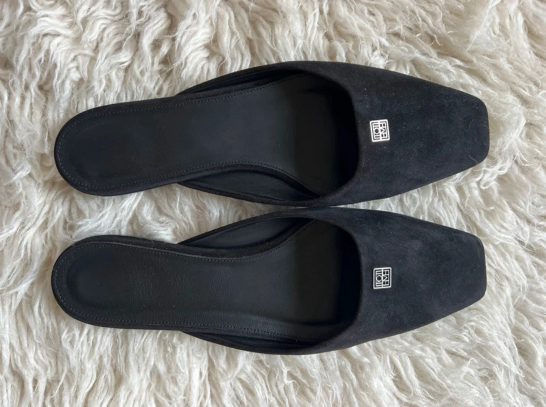 Toteme Flats