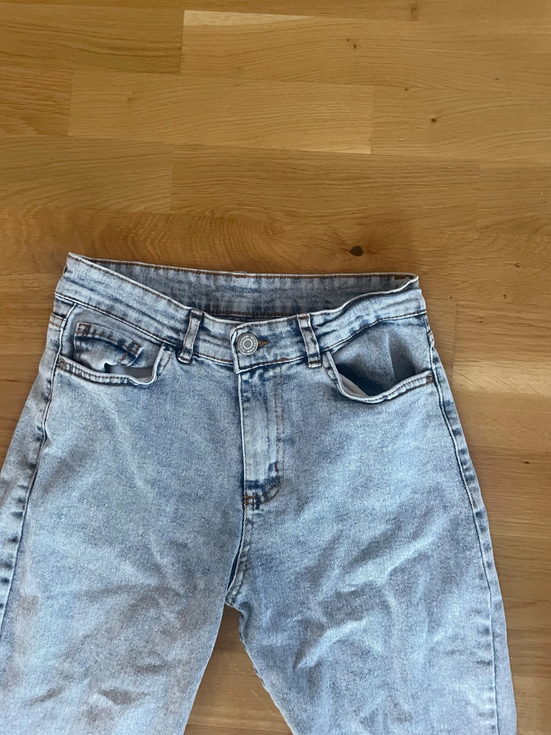 Ljusblå bootcut jeans med hög midja - 1