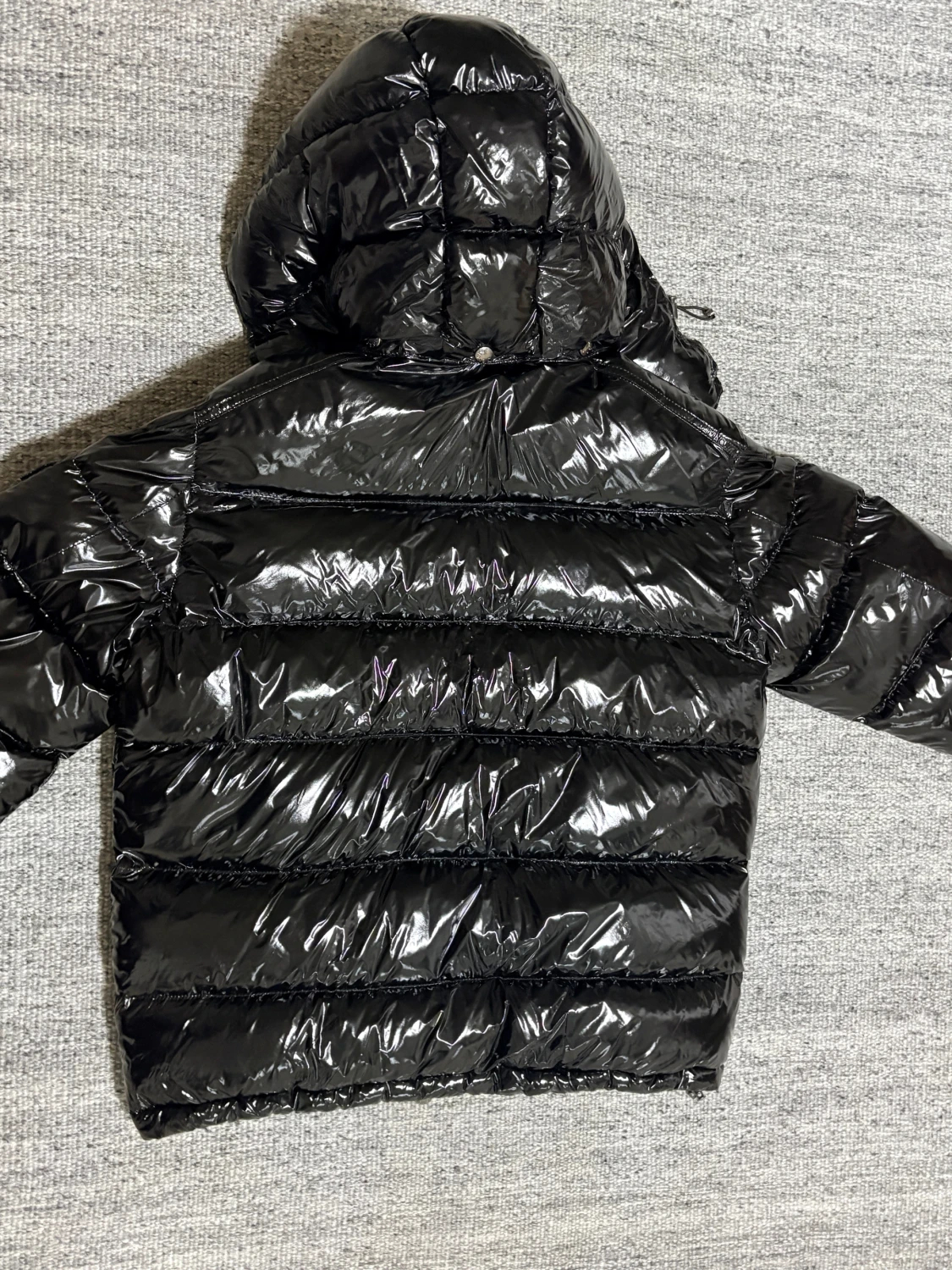 Svart Moncler pufferjacka med huva - 1