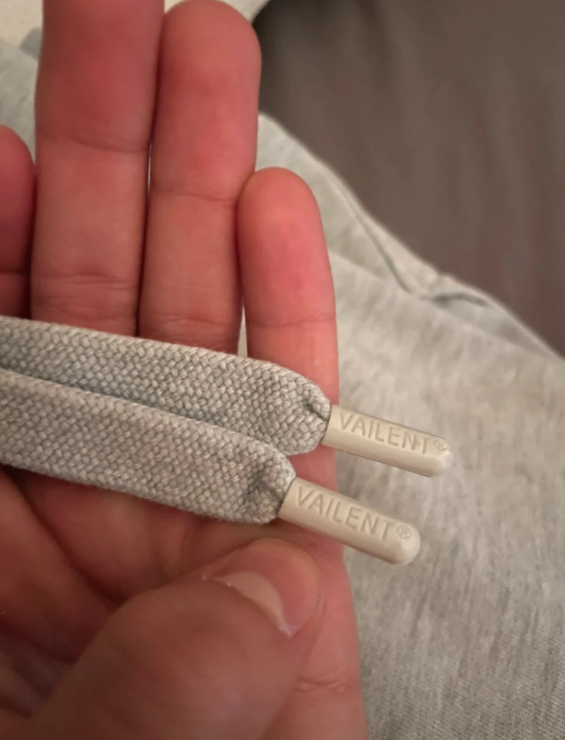 Grå hoodie från Vailent  - 4