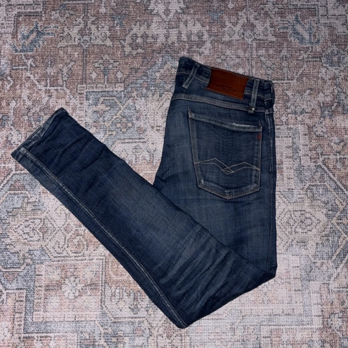 Replay Anbass jeans mörkblå slim