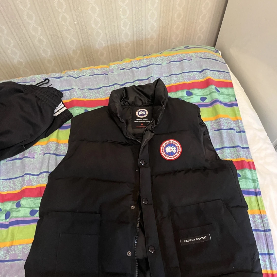 Svart dunväst från Canada Goose