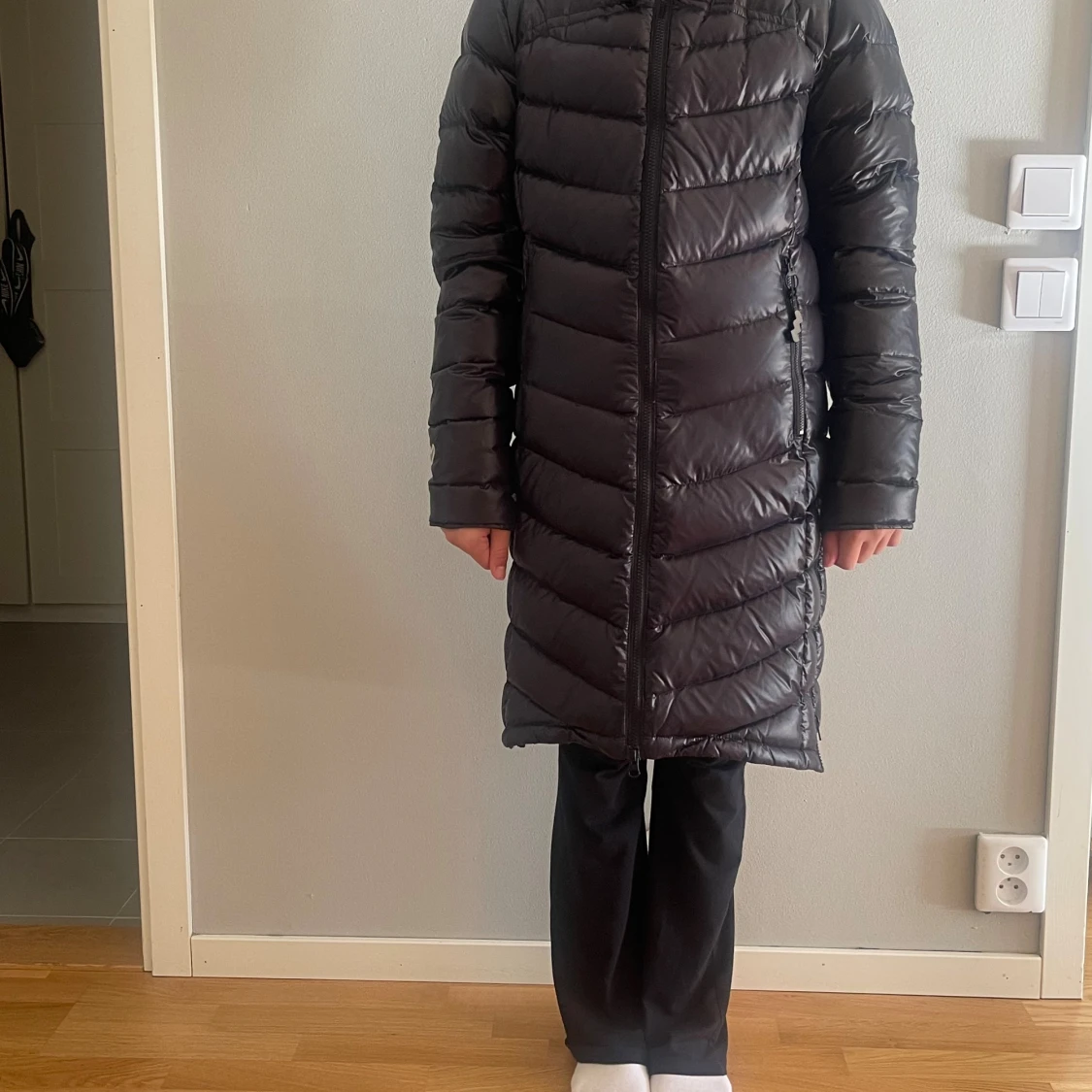 Svart lång dunjacka Mountain Works - 1