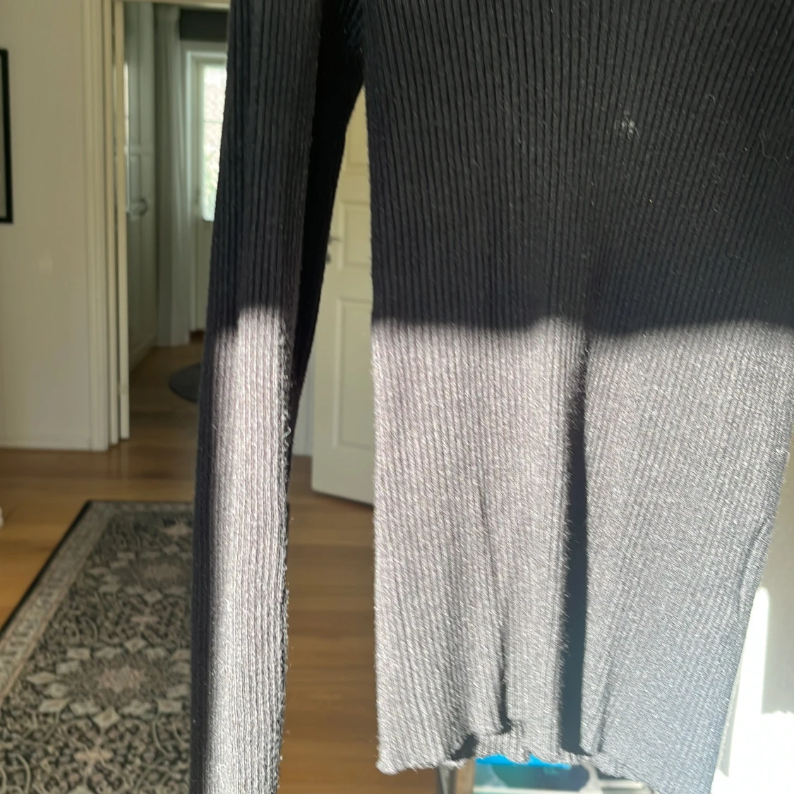 Svart ribbad stickad tröja Amisu XS - 2