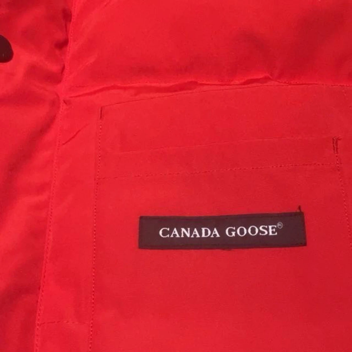 Röd dunväst från Canada Goose XS - 3