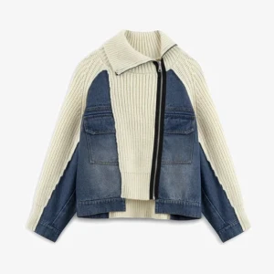 Twist stickad jeansjacka - Unik jättefin jacka med kombination av beige stickat material och blå denim från Twist. Nypris 1230 kr. 🩷 Andvänd två gånger 🩷Svår att få tag på online 🩷
