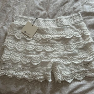Spetsshorts - OBS kan ej posta innan 14/6! Populära spets shorts. Helt nya aldrig använda, med lapp kvar!💗