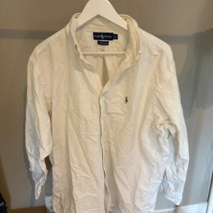Ralph Lauren skjorta - Snygg Ralph lauren skjorta I väldigt gott skick. Hör gärna av dig vid funderingar👍 Fler färger och storlekar på min profil.
