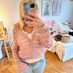 Rosa stickad kofta🩷 - Jätte fin nästan helt ny från Zara. Hör av er för frågor❤️
