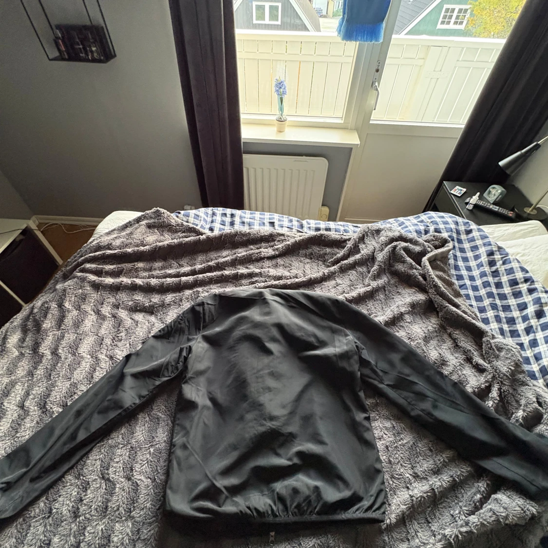 Svart EA7 vindjacka med huva - 1