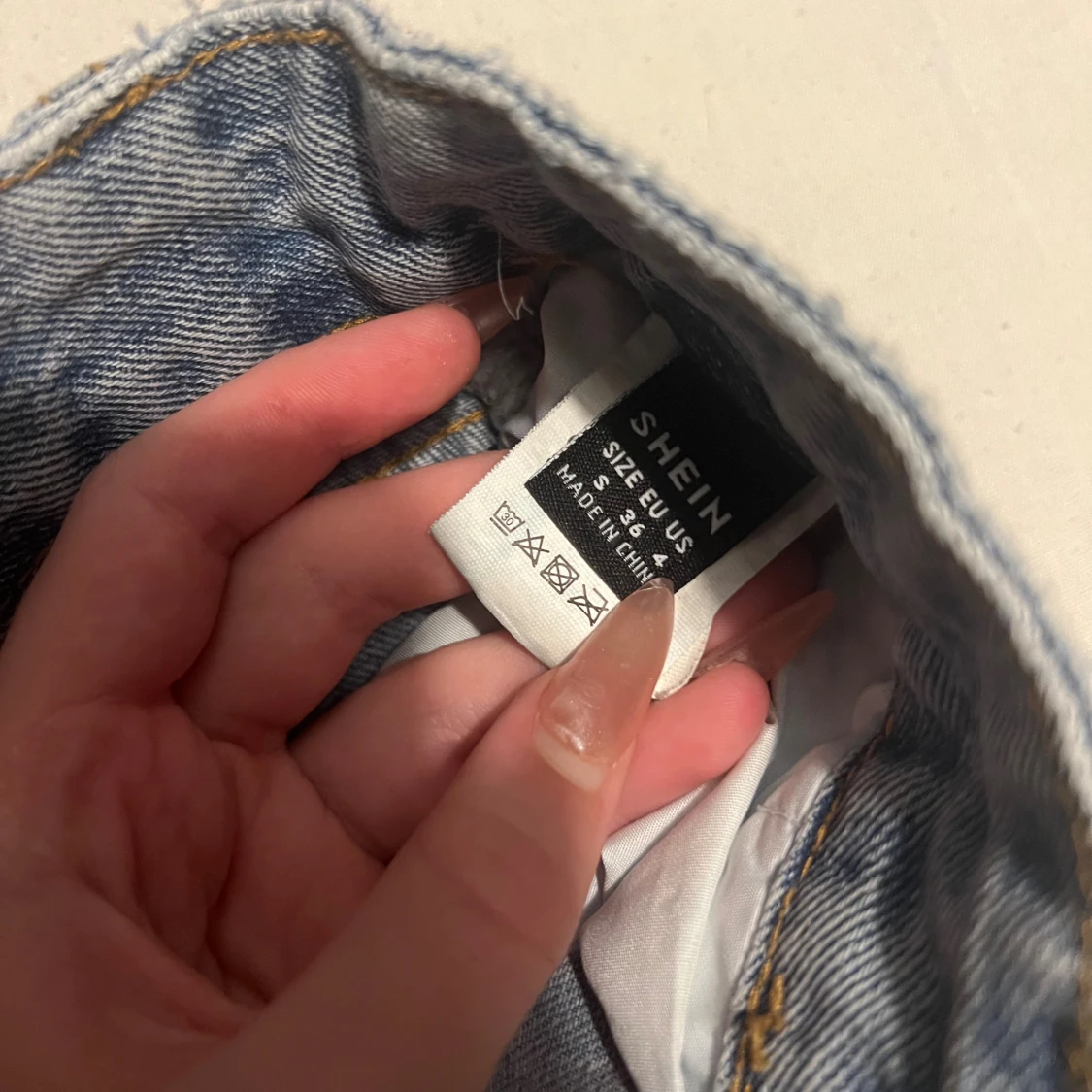 Ljusa högmidjade jeans - 1