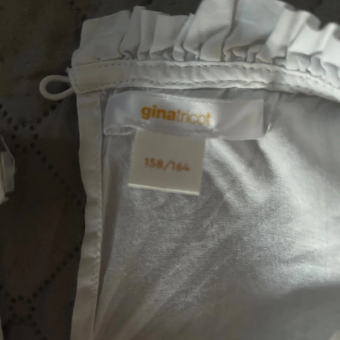 Vit blus från Gina tricot  - 3