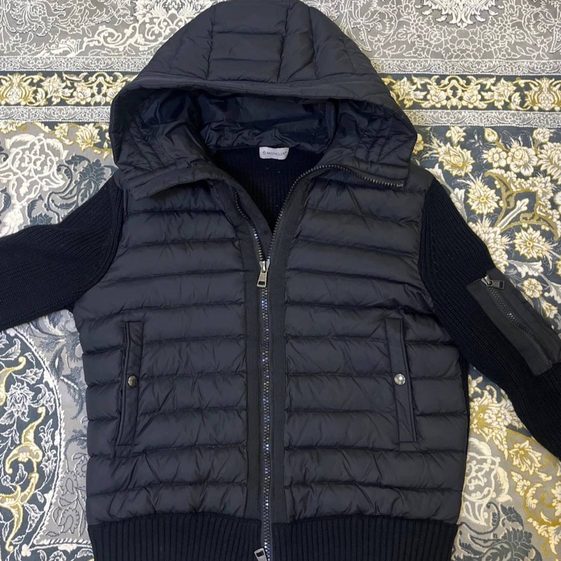 Svart cardigan från Moncler!! 🔥🔥